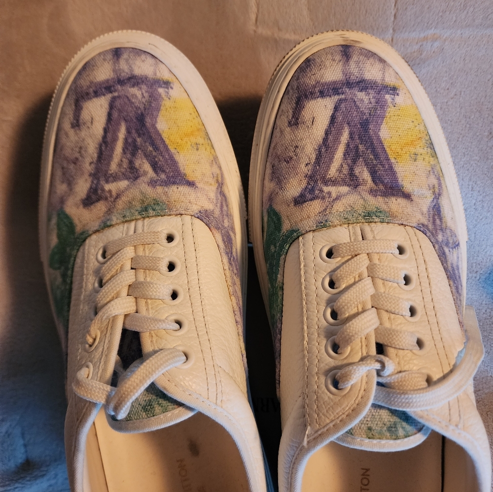 LV men's sneakers sz 9 - Picture 6 of 7